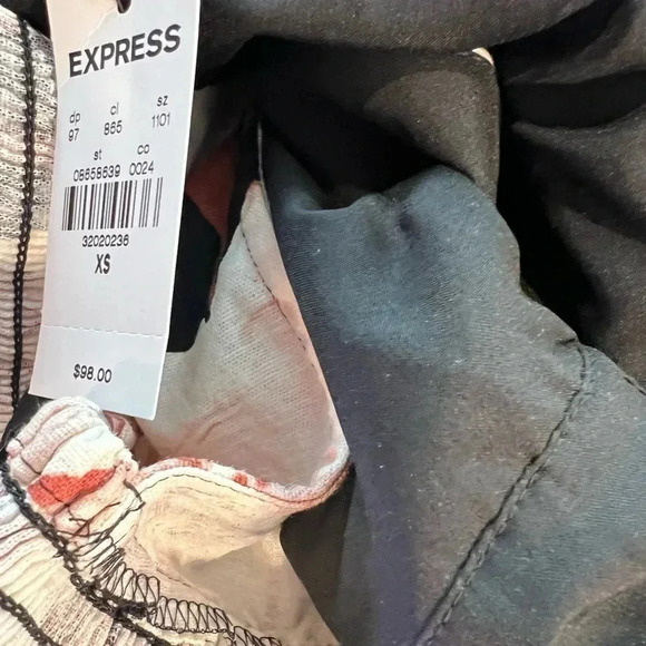 Express Floral Print Linen Blend Ruched Cropped Top NWT - Picture 9 of 16